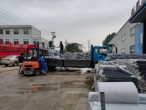 金用護欄2020年7月28日鋅鋼玻璃護欄裝車發貨！