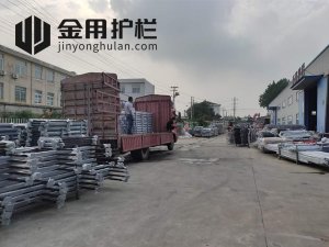 金用護欄2020年7月29日鋅鋼玻璃護欄裝車發貨！