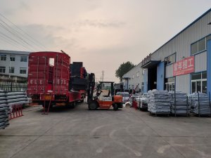 金用護欄2020年8月21日鋁合金百葉窗裝車發(fā)貨！