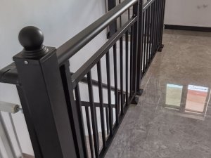樓梯扶手桿件間距國家標準規范要求是多少？