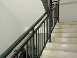 如何選擇適合自己的樓梯扶手廠家,看過這里你就知道了! 如何選擇適合自己的樓梯扶手廠家,看過這里你就知道了!
