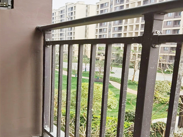陽臺護欄在哪家定做最便宜？