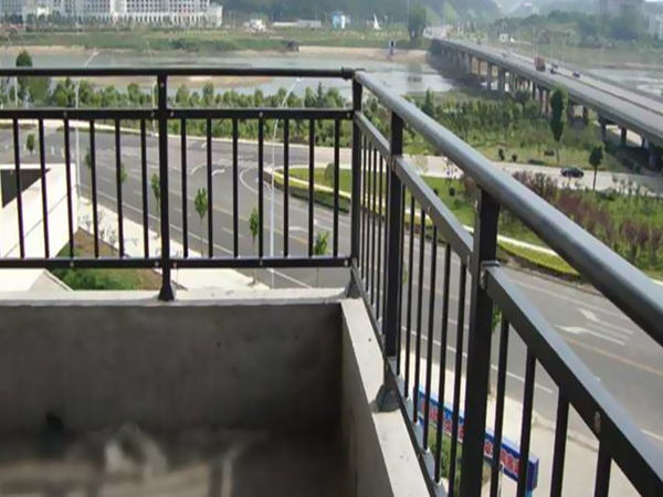 陽臺護欄哪家便宜？