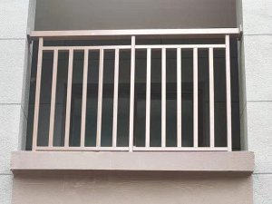 陽(yáng)臺(tái)欄桿用什么材料好? 陽(yáng)臺(tái)欄桿用什么材料好?