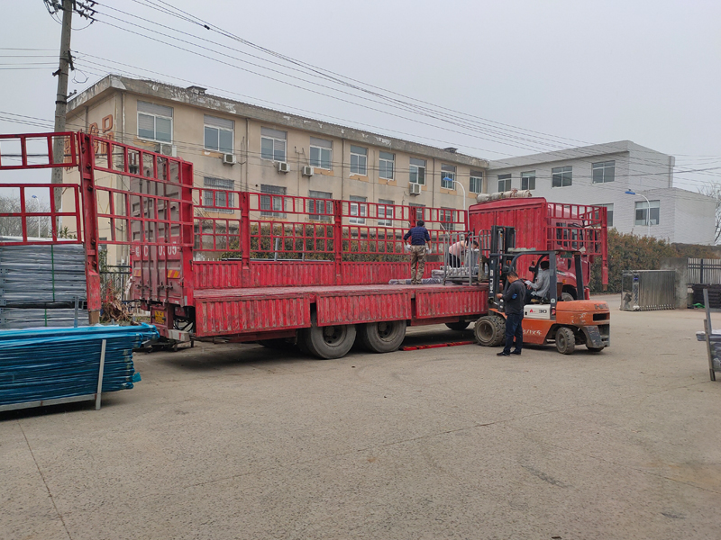 金用護(hù)欄2022年3月16日鋅鋼組裝式護(hù)欄裝車(chē)發(fā)貨！