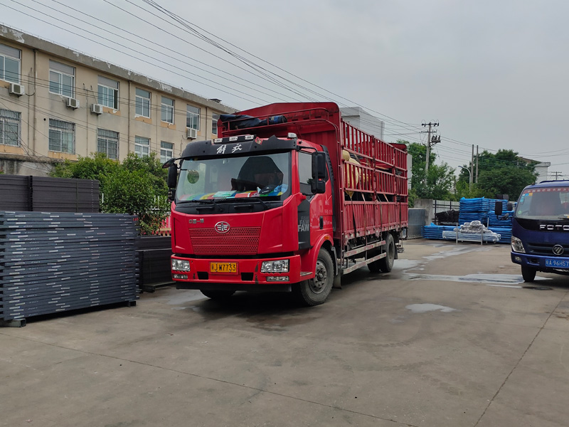 金用護(hù)欄2022年5月28日鋅鋼百葉窗裝車發(fā)貨! 金用護(hù)欄2022年5月28日鋅鋼百葉窗裝車發(fā)貨!