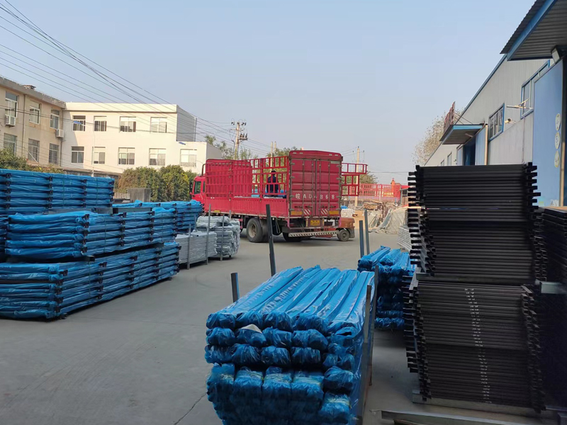 金用護(hù)欄2022年11月17日鋅鋼組裝護(hù)欄裝車發(fā)貨! 金用護(hù)欄2022年11月17日鋅鋼組裝護(hù)欄裝車發(fā)貨!