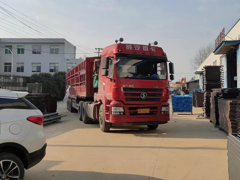 金用護欄2022年12月17日鋅鋼組裝護欄裝車發貨! 金用護欄2022年12月17日鋅鋼組裝護欄裝車發貨!