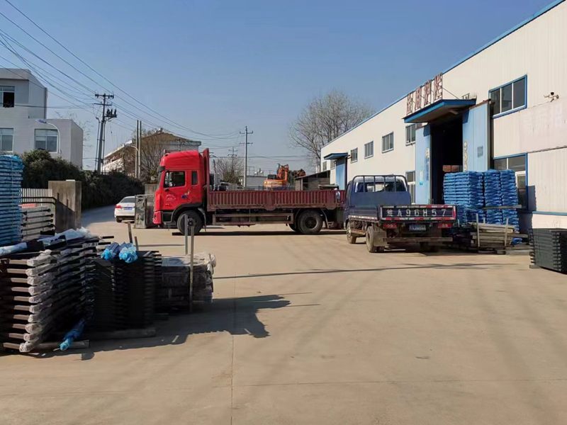 金用護(hù)欄2022年12月26日鋅鋼護(hù)窗欄桿裝車發(fā)貨！