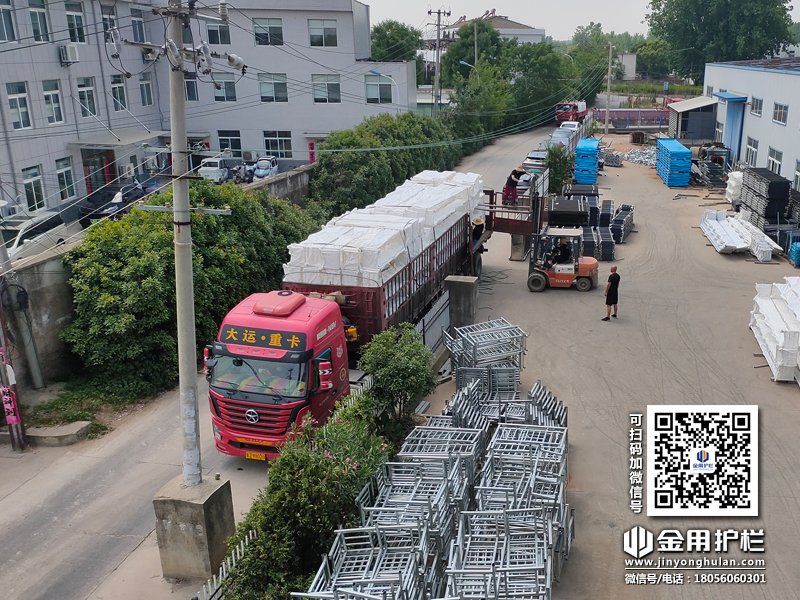 2024年6月14日鋅鋼飄窗欄桿裝車發貨！