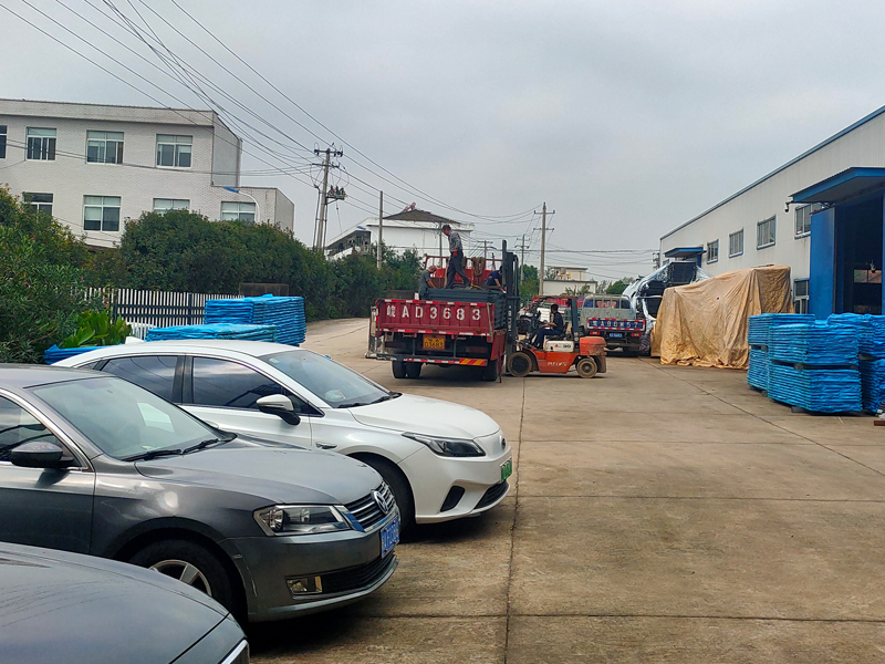 2025年10月19日鋅鋼圍墻護(hù)欄裝車發(fā)貨！