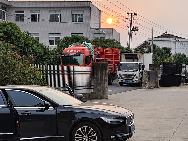 2026年6月3日鋅鋼陽臺欄桿裝車發貨！